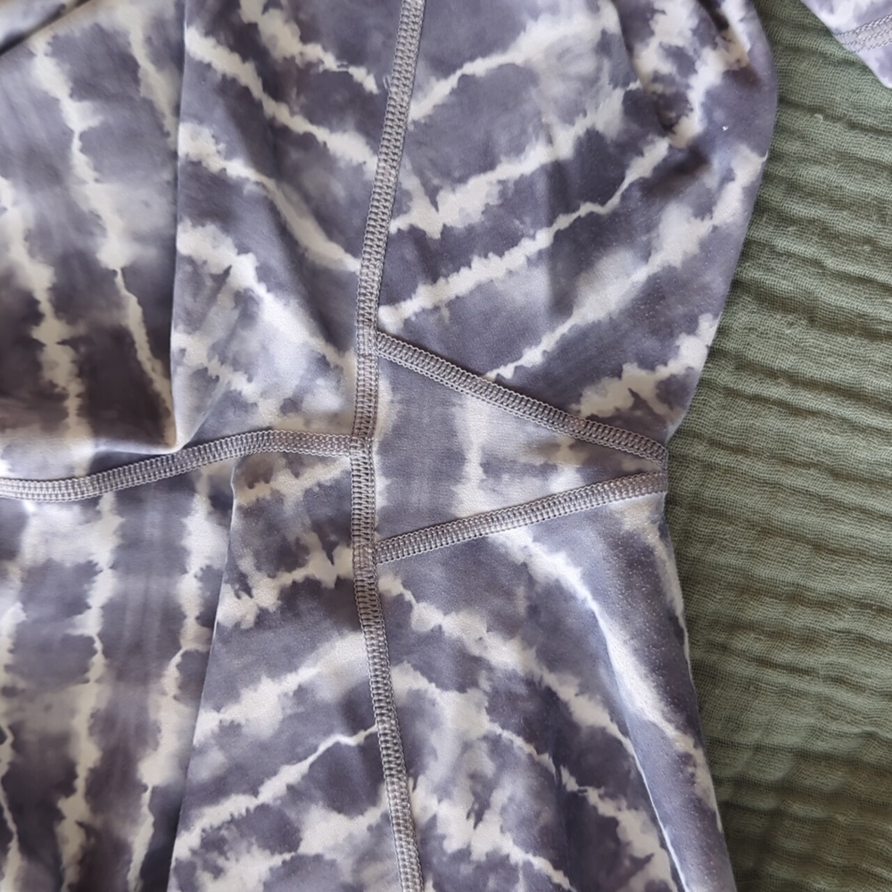 Athleta Elation Capris - Picture 3 of 4